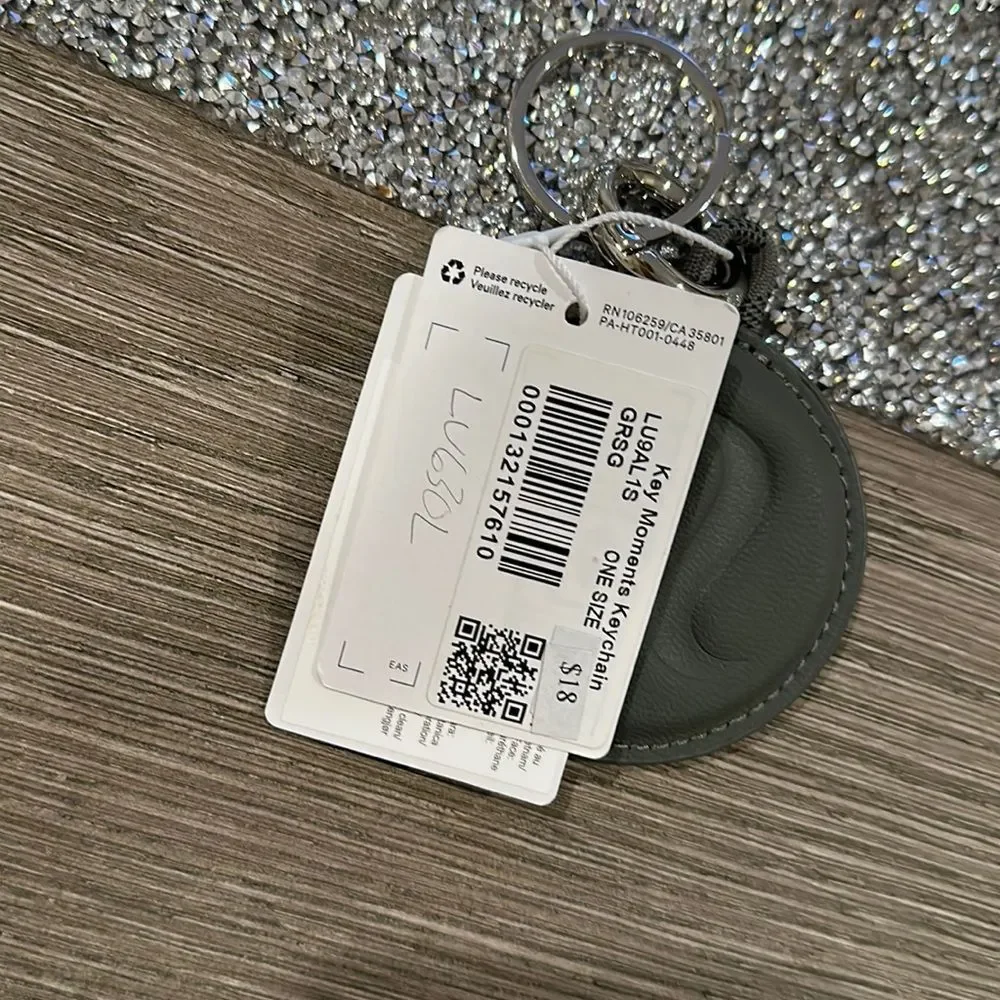 Lululemon Key Moments Keychain live in the moment gray NWT - Picture 2 of 4
